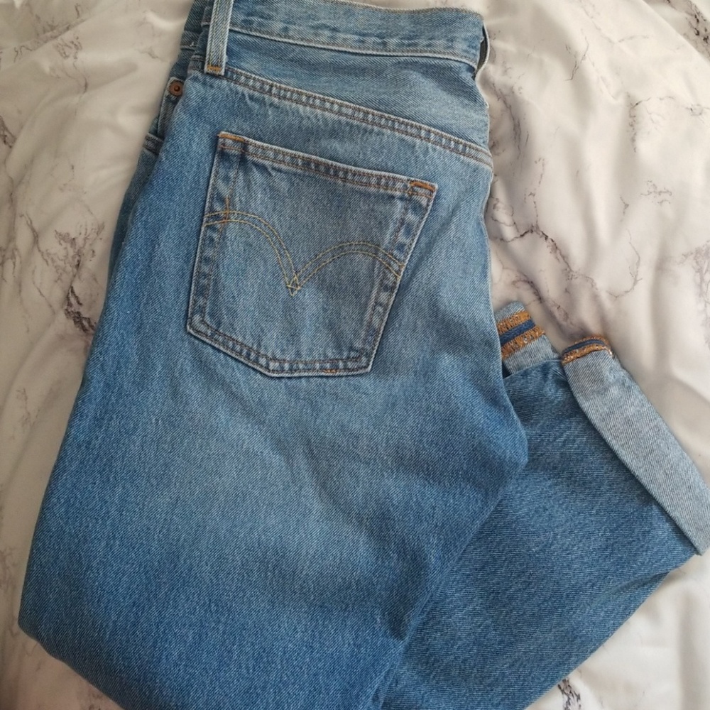 Levis